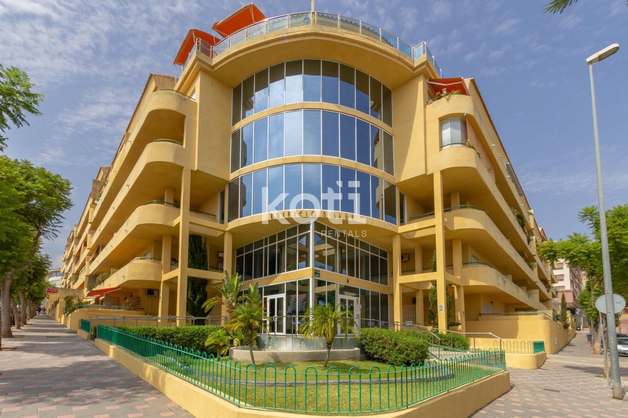 Koti Rentals - Nenufar Fuengirola Esterno foto
